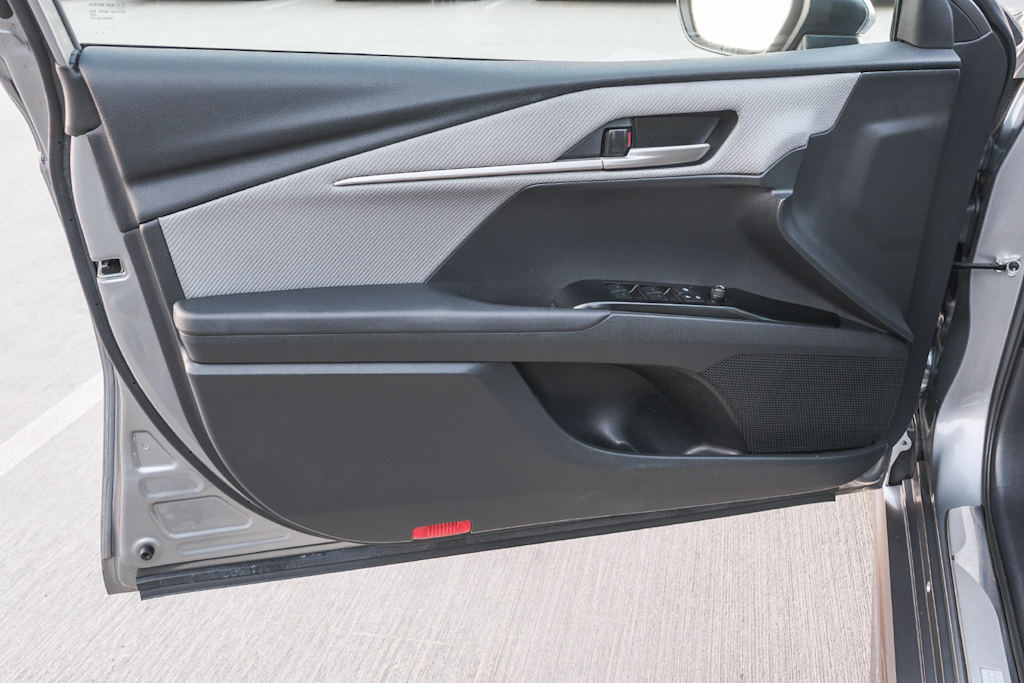 Thumbnail: 2025 Toyota Camry - 27