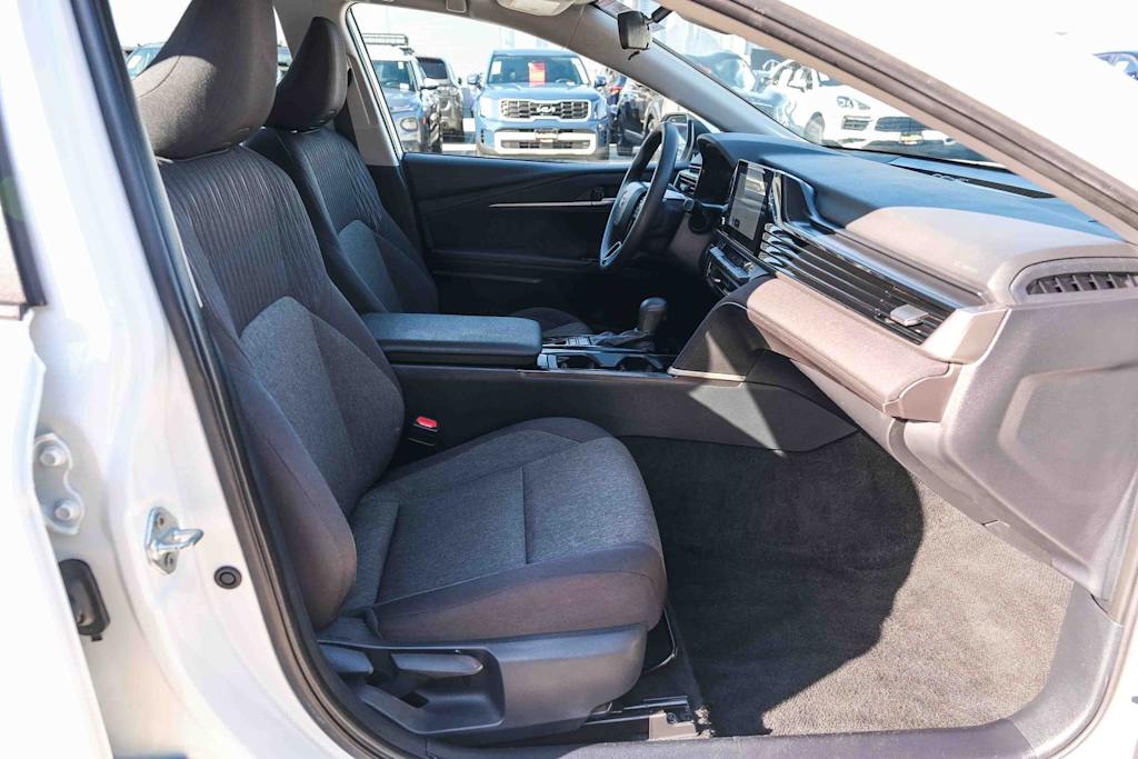 Thumbnail: 2025 Toyota Camry - 9