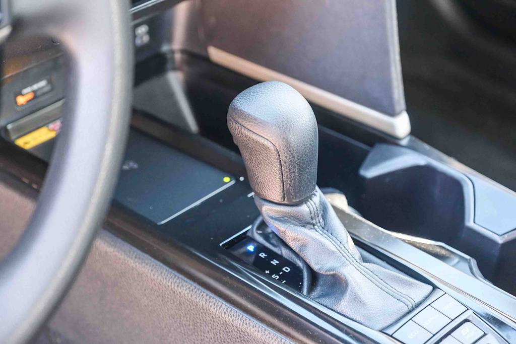 Thumbnail: 2025 Toyota Camry - 13