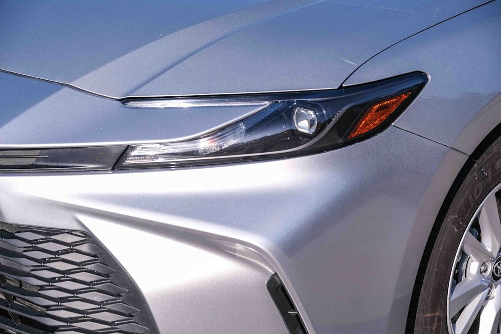 Thumbnail: 2025 Toyota Camry - 19
