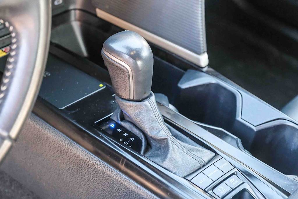 Thumbnail: 2025 Toyota Camry - 12