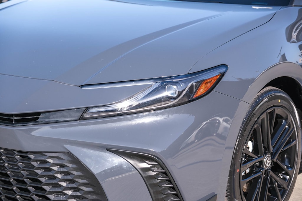 Thumbnail: 2025 Toyota Camry - 18