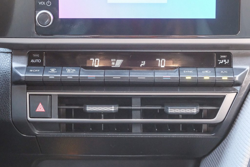Thumbnail: 2025 Toyota Camry - 24