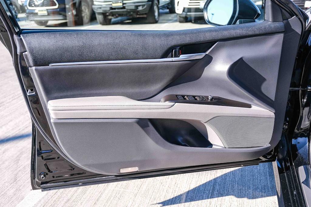 Thumbnail: 2023 Toyota Camry - 26