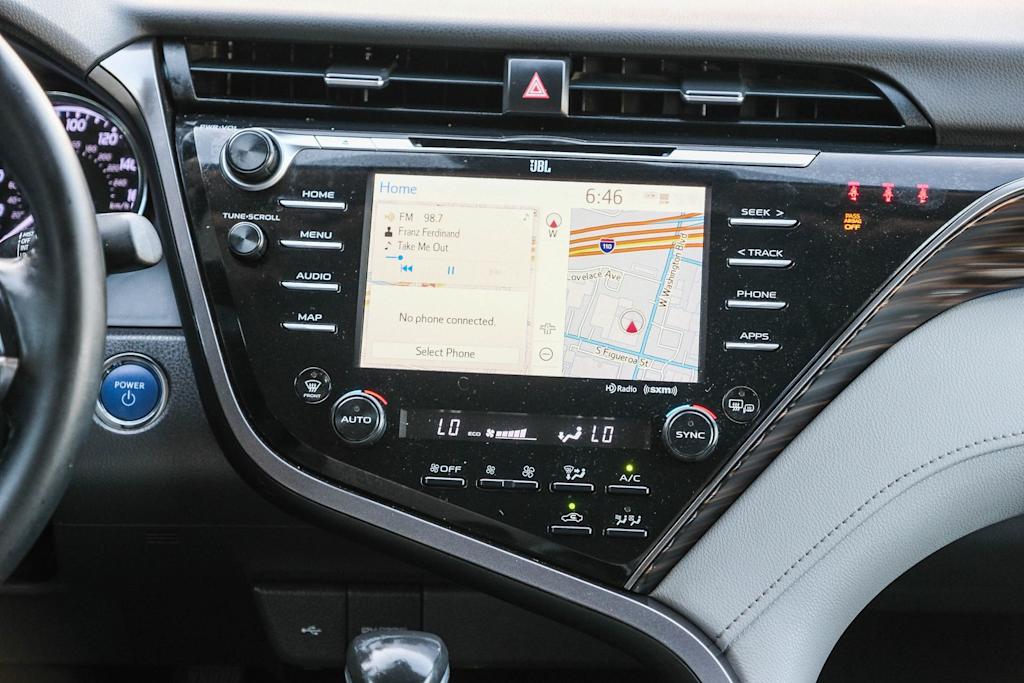 Thumbnail: 2020 Toyota Camry - 13