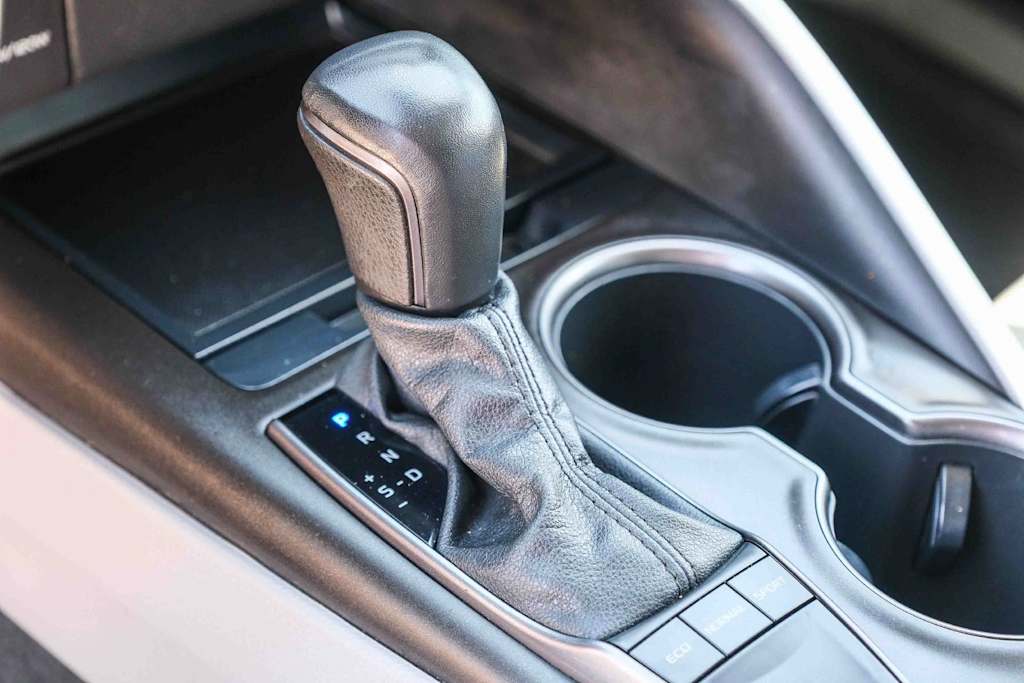 Thumbnail: 2022 Toyota Camry - 12