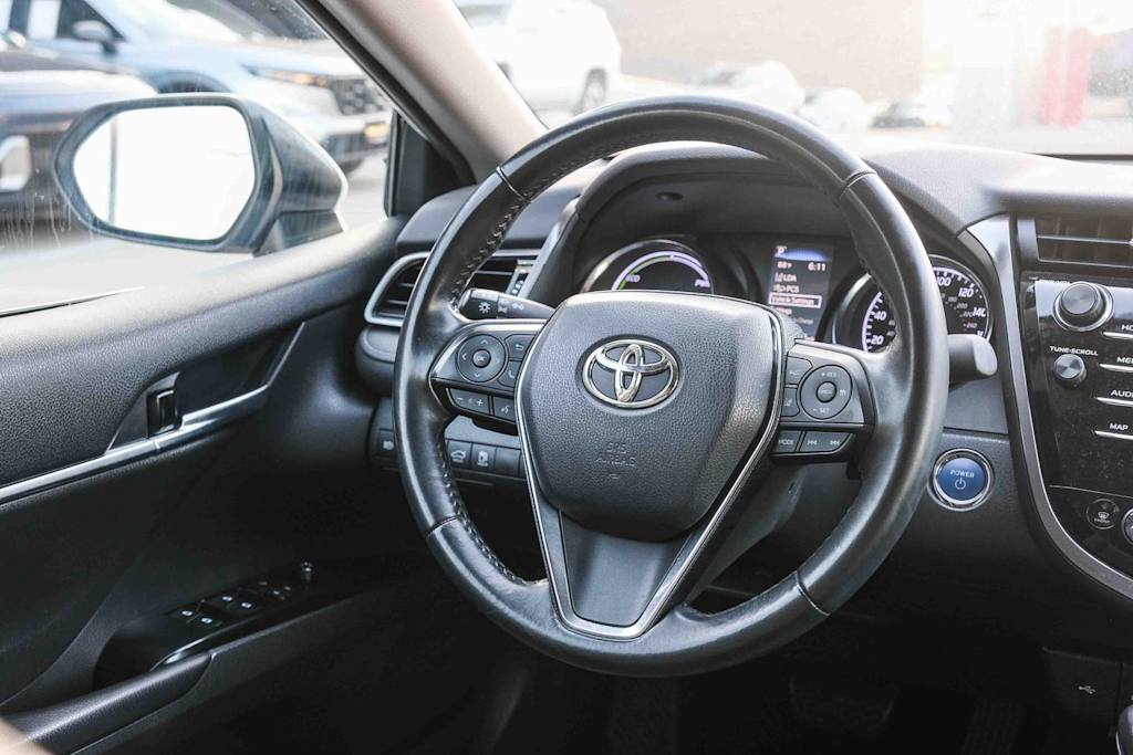 Thumbnail: 2020 Toyota Camry - 12