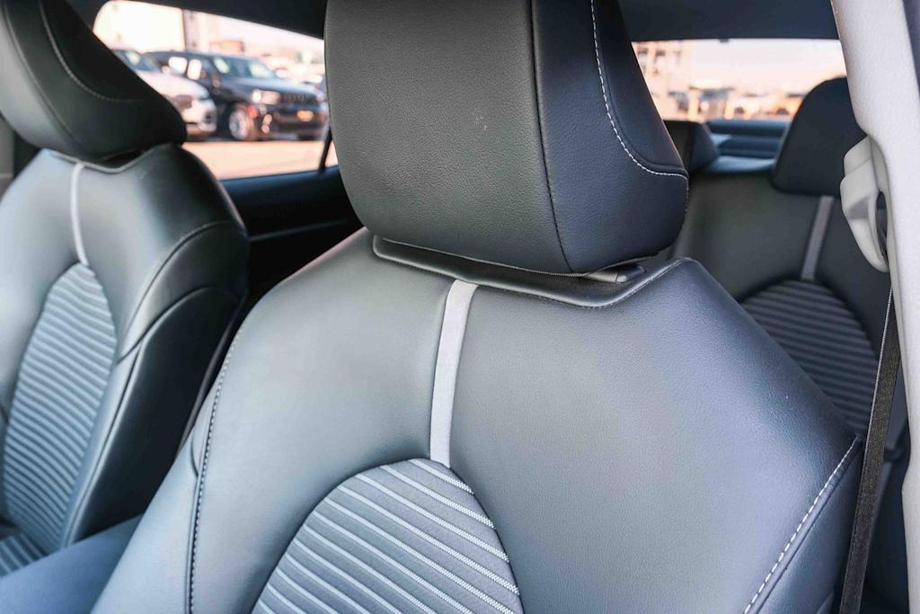 Thumbnail: 2020 Toyota Camry - 25