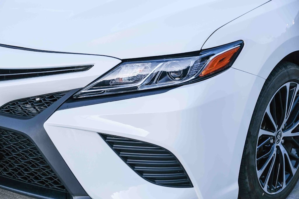 Thumbnail: 2020 Toyota Camry - 21