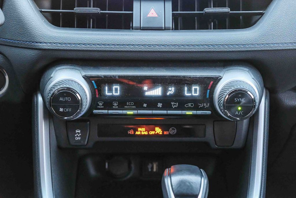 Thumbnail: 2023 Toyota RAV4 - 23