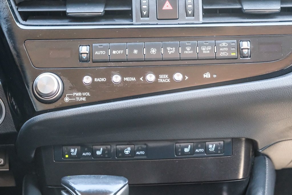 Thumbnail: 2023 Lexus ES - 25