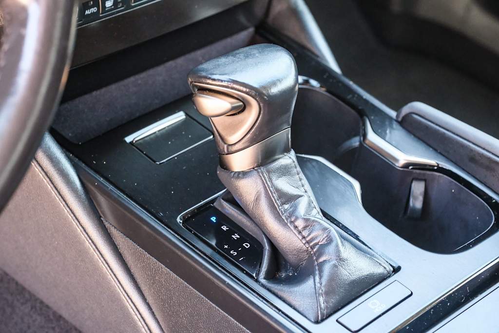Thumbnail: 2023 Lexus ES - 14
