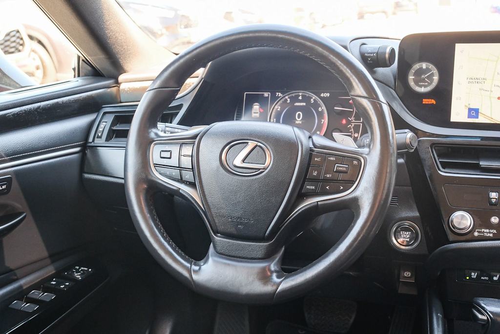 Thumbnail: 2023 Lexus ES - 9