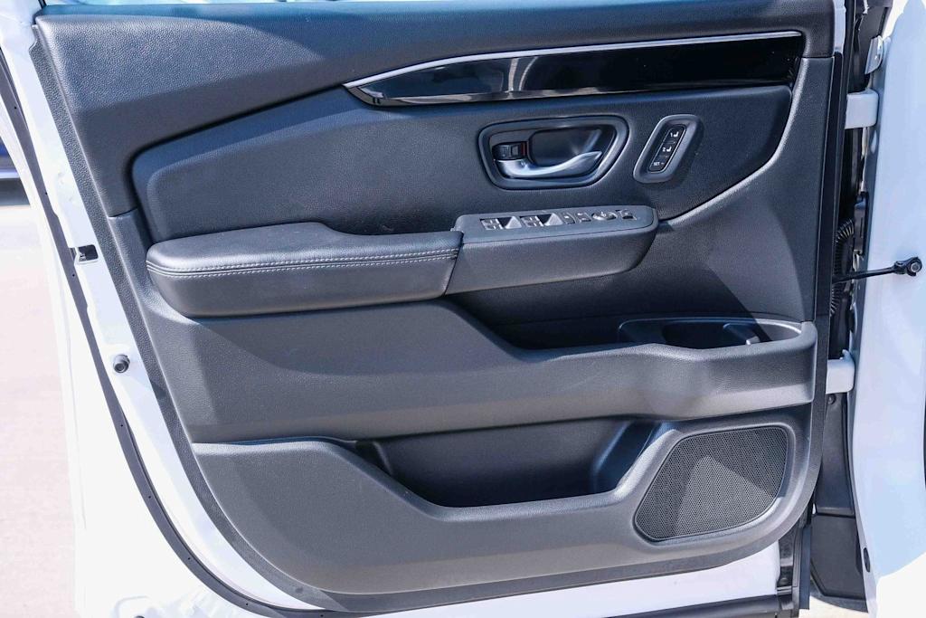 Thumbnail: 2025 Honda Pilot - 27