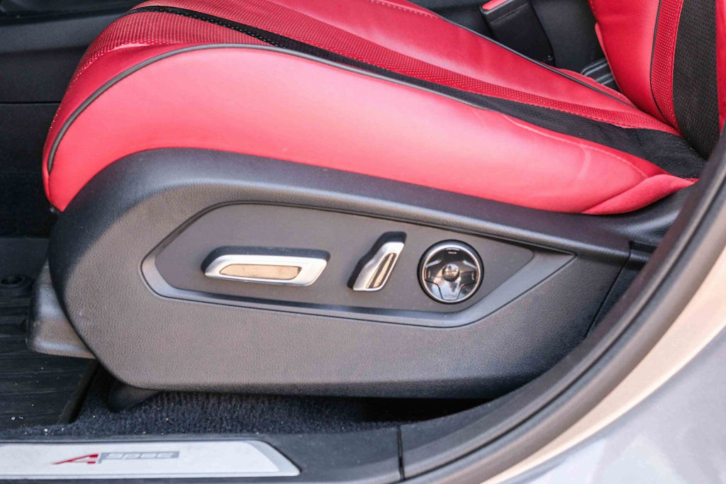 Thumbnail: 2023 Acura RDX - 27