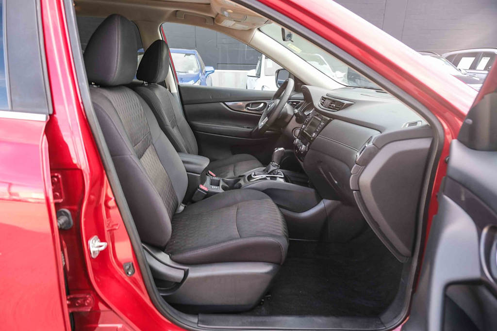 Thumbnail: 2018 Nissan Rogue - 10