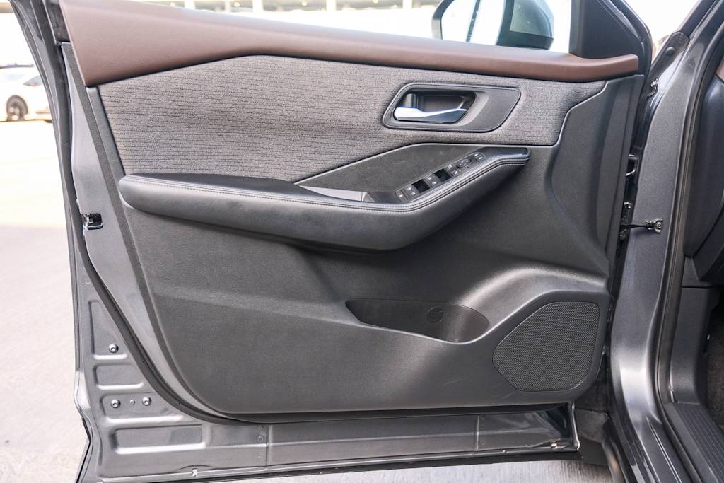 Thumbnail: 2023 Nissan Rogue - 27