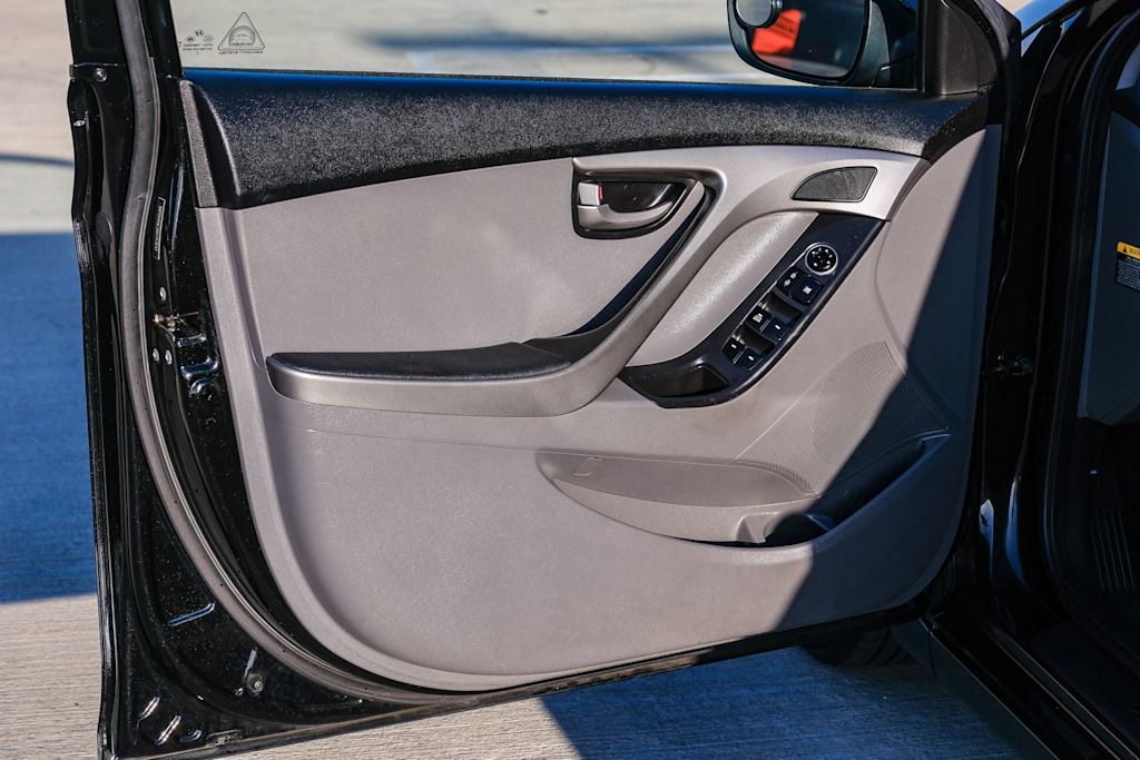 Thumbnail: 2016 Hyundai Elantra - 25