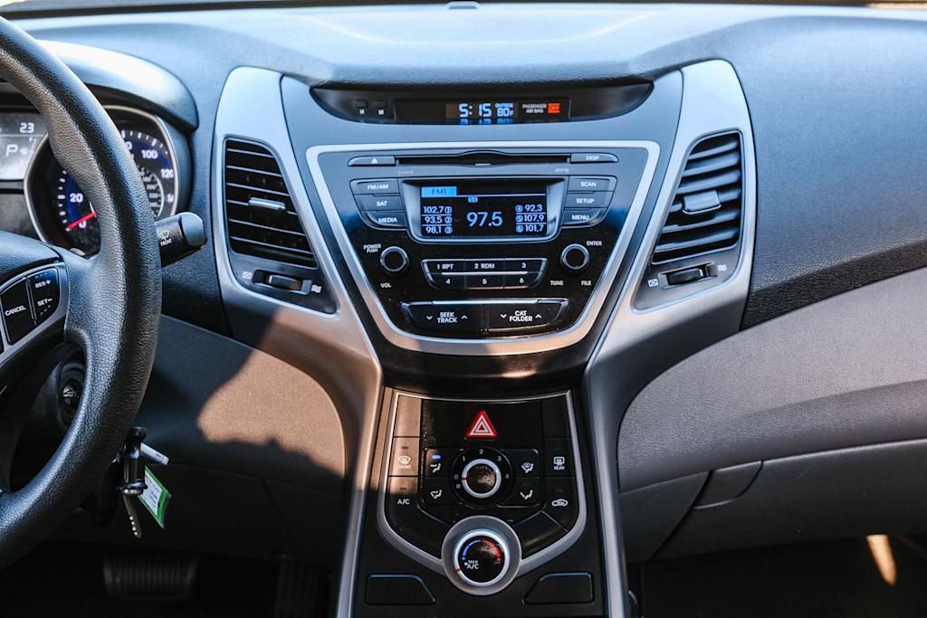 Thumbnail: 2016 Hyundai Elantra - 9