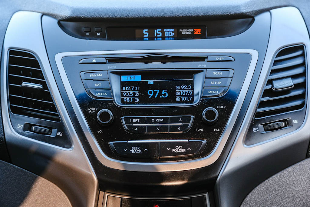 Thumbnail: 2016 Hyundai Elantra - 14