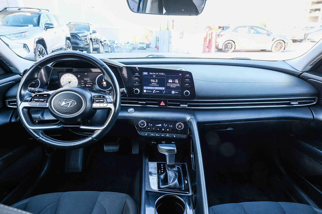 Thumbnail: 2022 Hyundai Elantra - 2