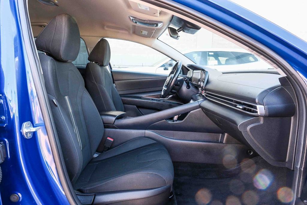 Thumbnail: 2022 Hyundai Elantra - 9