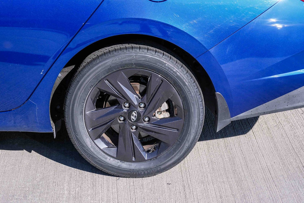 Thumbnail: 2022 Hyundai Elantra - 6