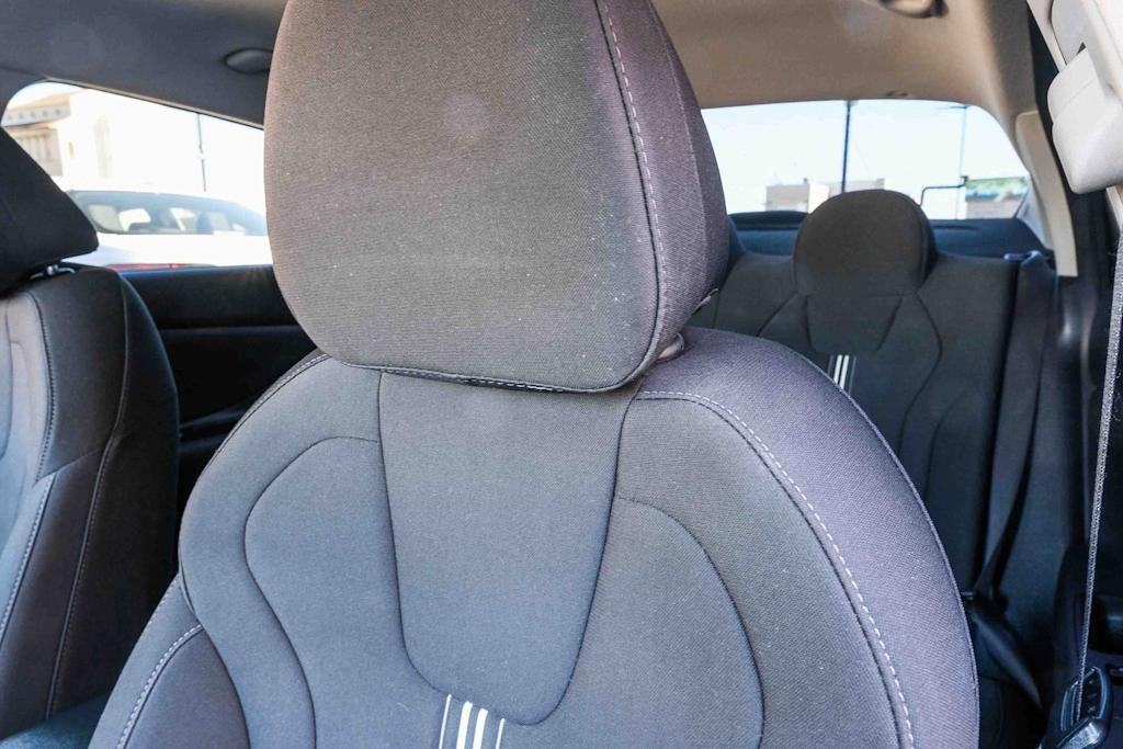 Thumbnail: 2022 Hyundai Elantra - 25