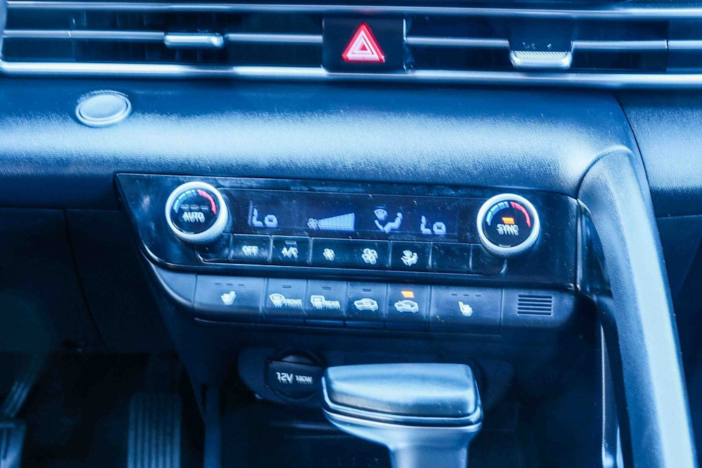 Thumbnail: 2022 Hyundai Elantra - 24