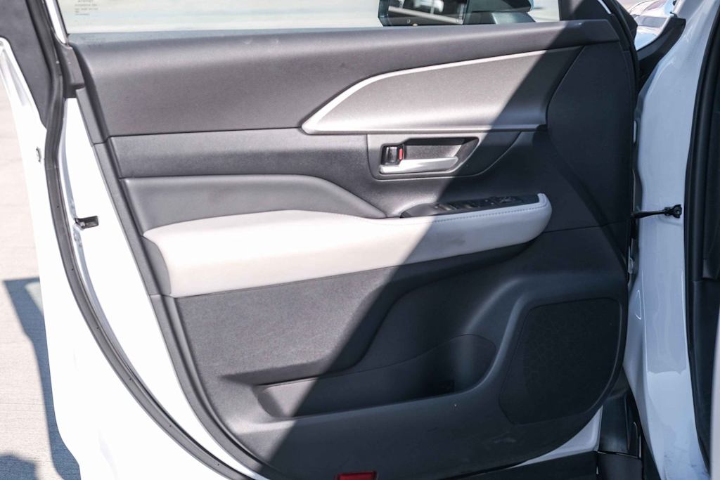 Thumbnail: 2024 Toyota Grand Highlander - 27