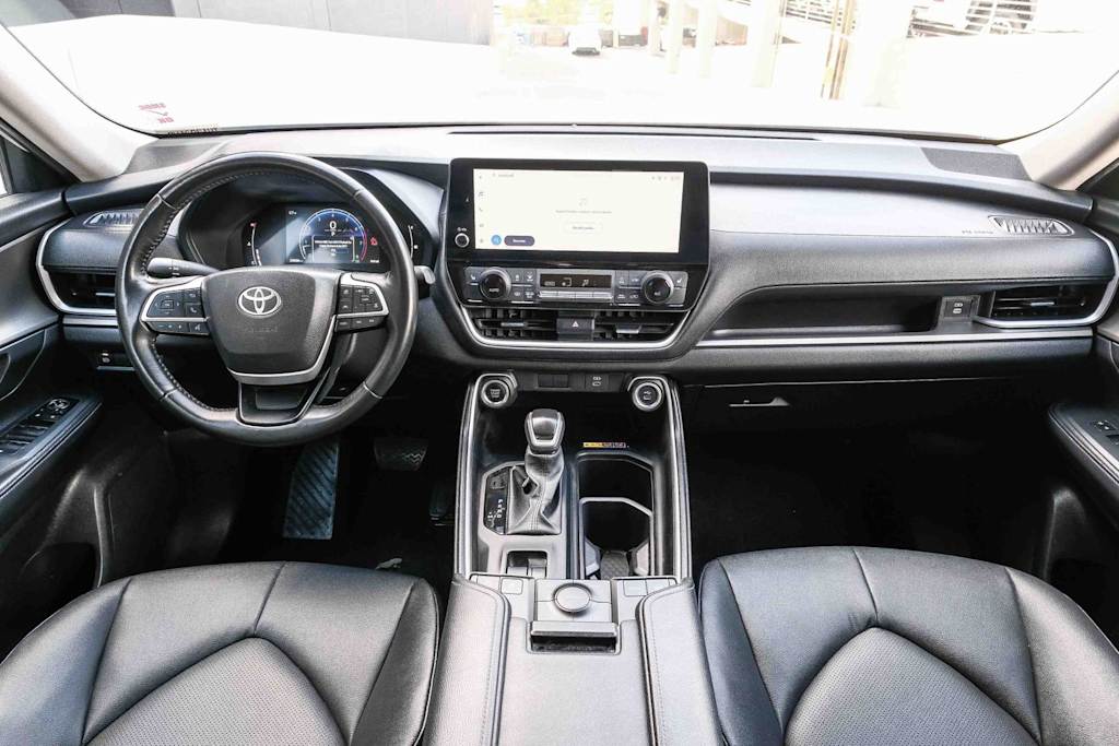 Thumbnail: 2025 Toyota Grand Highlander - 2