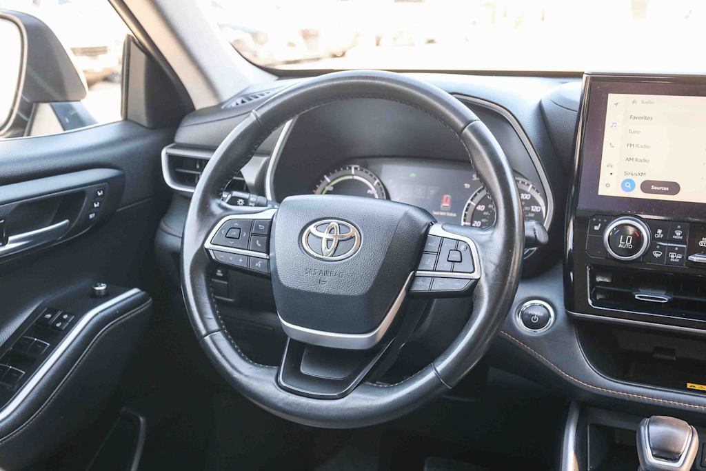 Thumbnail: 2023 Toyota Highlander - 2