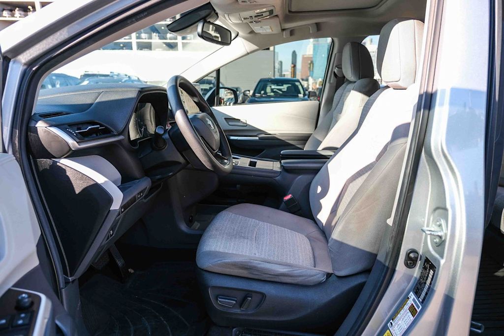 Thumbnail: 2024 Toyota Sienna - 11