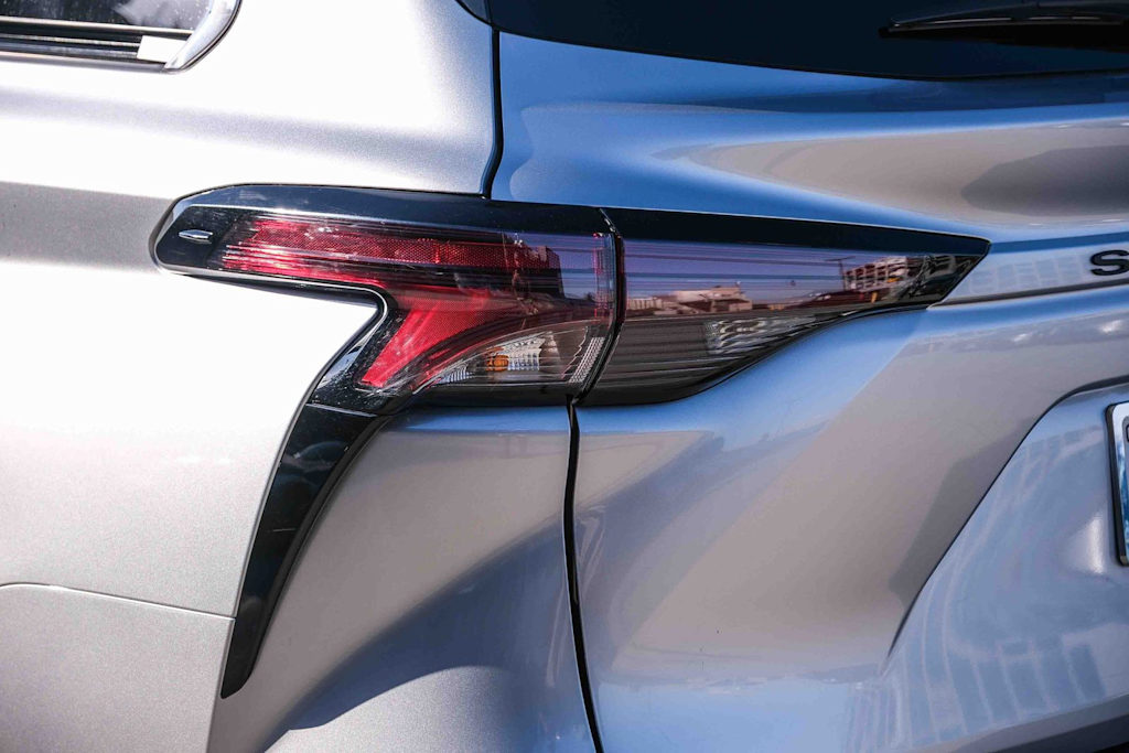 Thumbnail: 2024 Toyota Sienna - 17