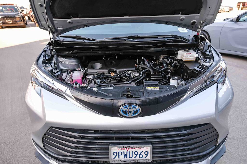 Thumbnail: 2024 Toyota Sienna - 8