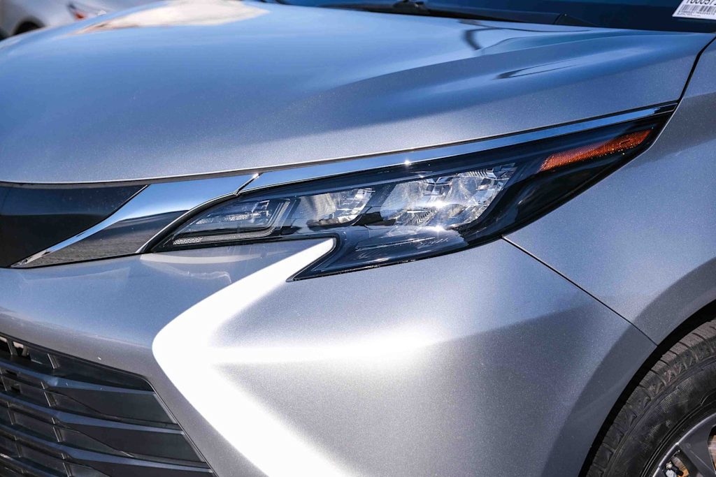 Thumbnail: 2024 Toyota Sienna - 22