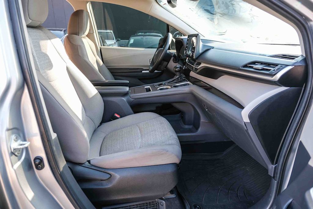 Thumbnail: 2024 Toyota Sienna - 10