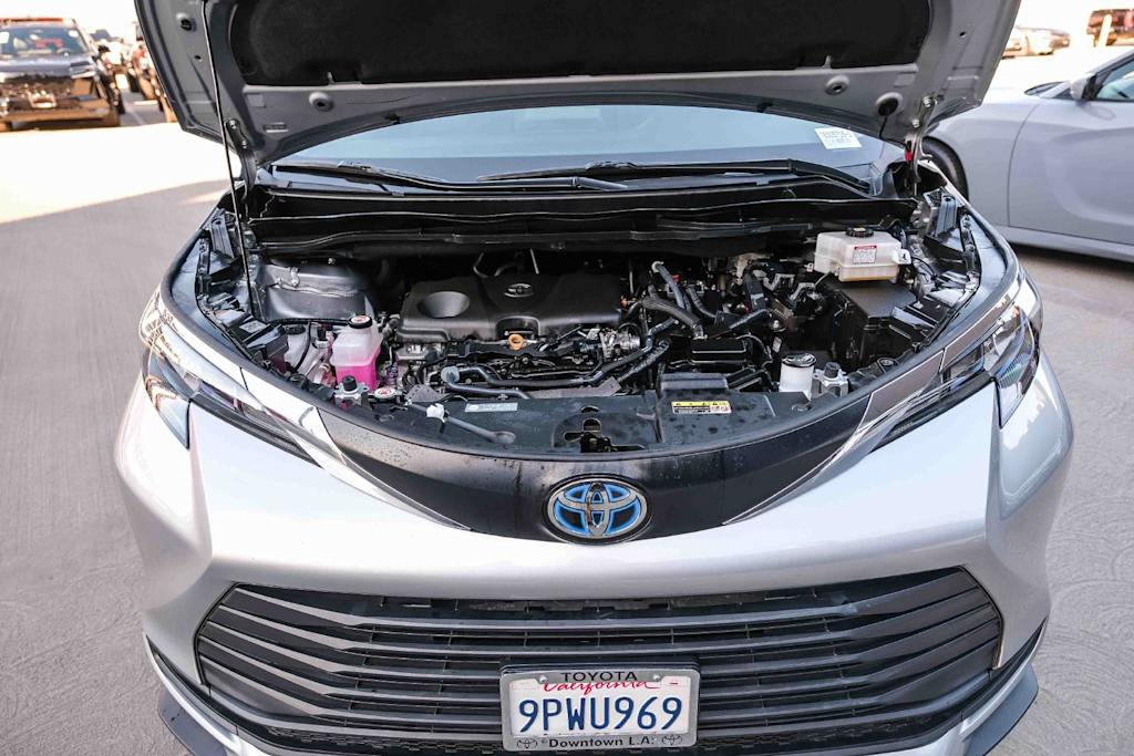 Thumbnail: 2024 Toyota Sienna - 8