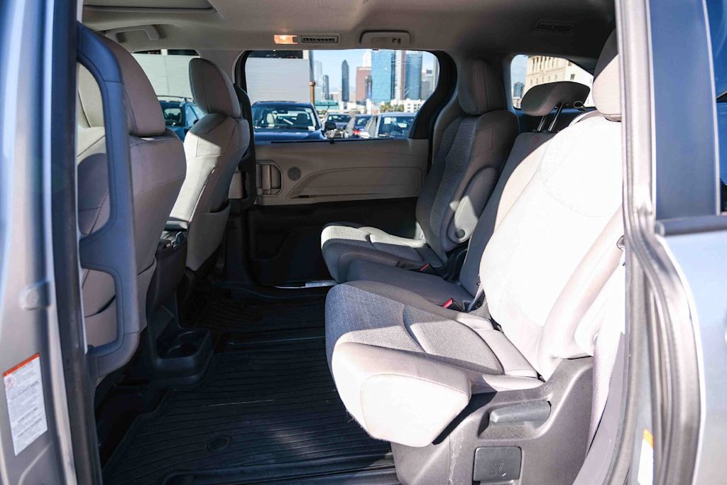 Thumbnail: 2024 Toyota Sienna - 12