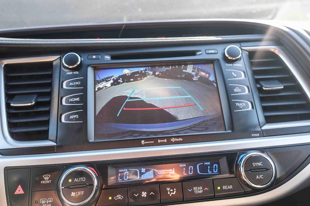 Thumbnail: 2018 Toyota Highlander - 28
