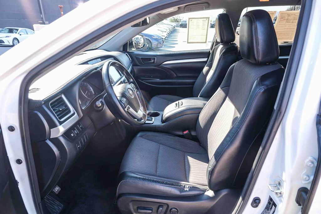 Thumbnail: 2018 Toyota Highlander - 10