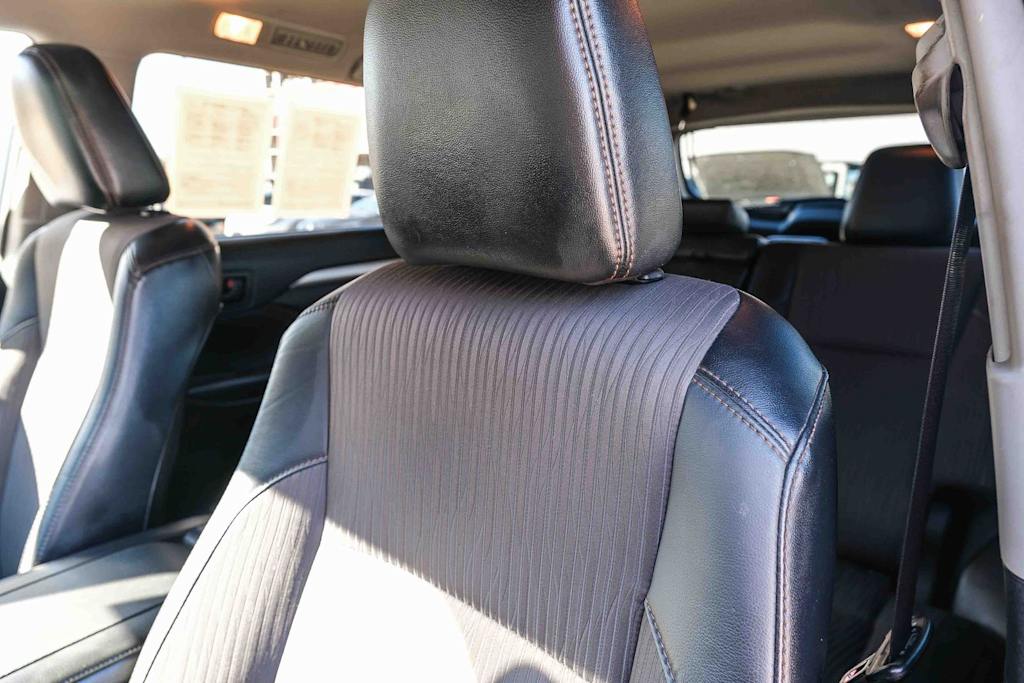 Thumbnail: 2018 Toyota Highlander - 25