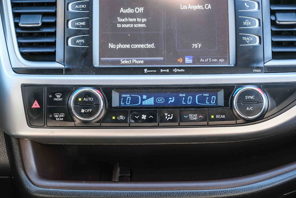 Thumbnail: 2018 Toyota Highlander - 23