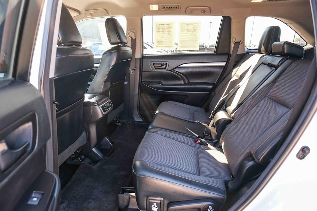 Thumbnail: 2018 Toyota Highlander - 11