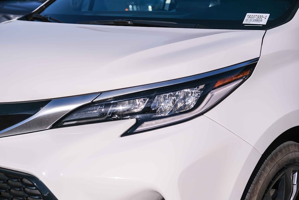 Thumbnail: 2024 Toyota Sienna - 6