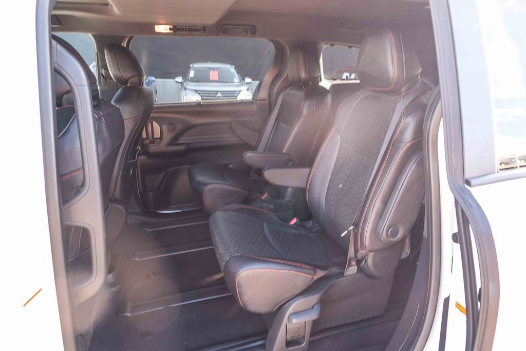 Thumbnail: 2024 Toyota Sienna - 12