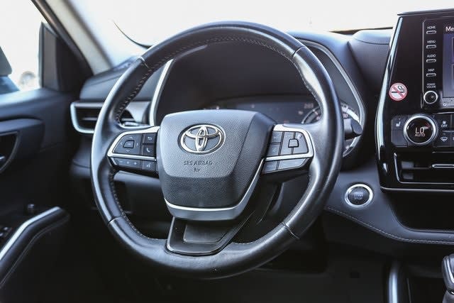 2022 Toyota Highlander XLE 9