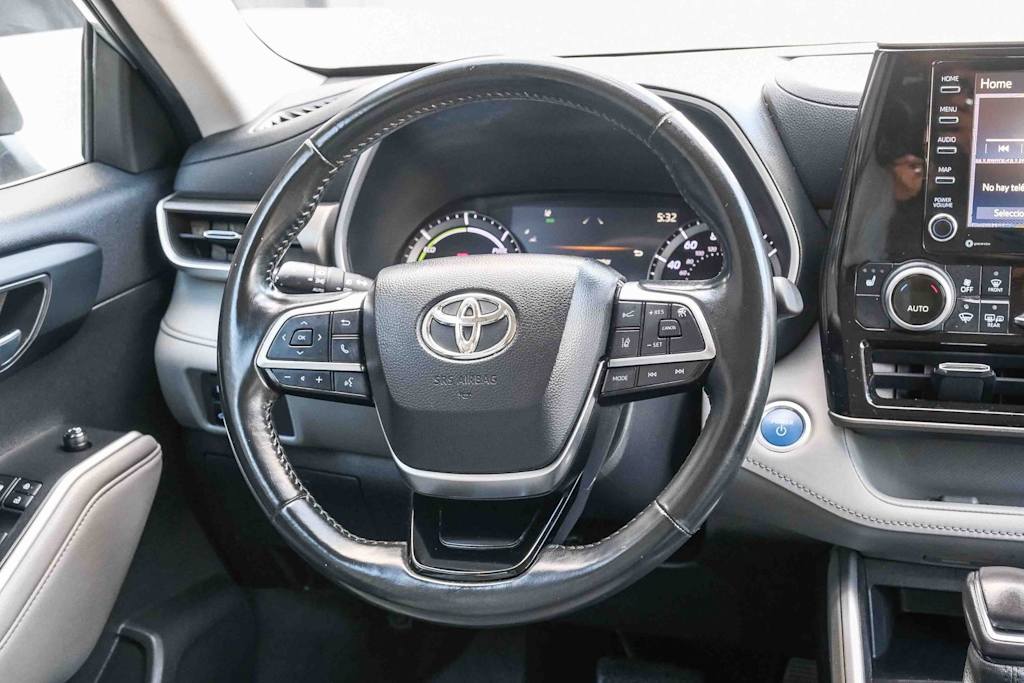 Thumbnail: 2021 Toyota Highlander - 8