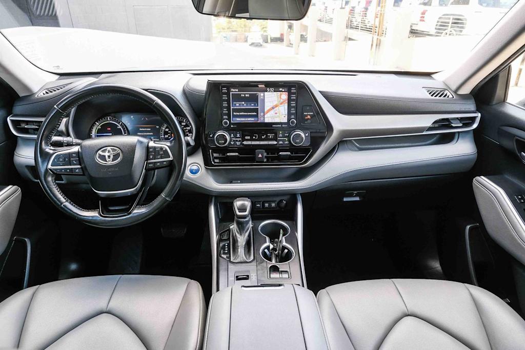 Thumbnail: 2021 Toyota Highlander - 2