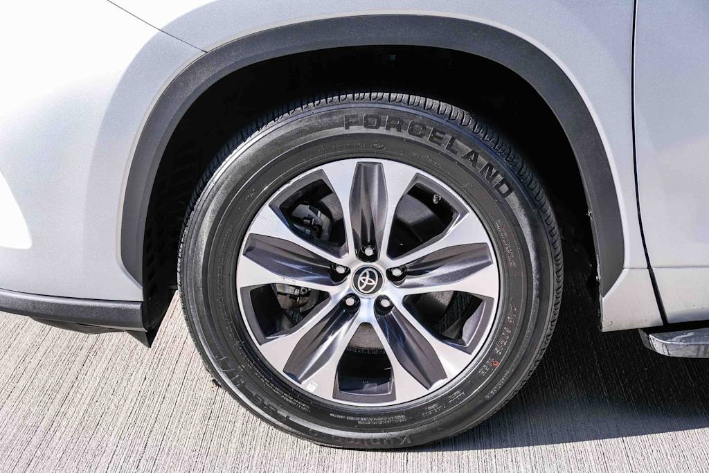 Thumbnail: 2021 Toyota Highlander - 20